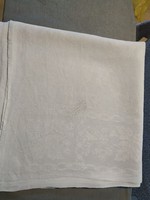 6-8 személyes damaszt terítő, damasztabrosz hímzett monogrammal, 100 éves