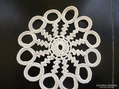 3 db kis POINT LACE Erdélyi zsinorcsipke  terítő rozetta és lánc mintával   8,5, 9, 10 cm   (7)