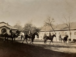 Régi fotó 1928 lovas katonák katona huszár fénykép csoportkép 