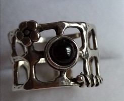 Izraeli ezüst gyűrű gránát kővel 
