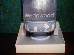 Wedgwood tál az eredeti dobozával.