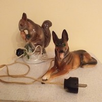 Porcelén mókus és kutya lámpa