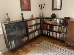 Könyves szekrény