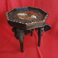 India elefántfej lábas, faragott kisasztal! Mahagóni/ trópusi fából készült, gyönyörű berakásokkal!