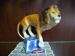 Royal dux nagy porcelán oroszlán