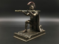 Spártai katona tolltartó szobor