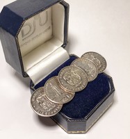 Különleges bross, régi ezüst érmékből