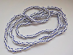 Kék csíkos fehér üveggyöngyös nyaklánc