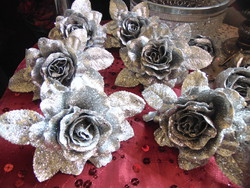Álomszép ezüst csillámos rózsa karácsonyfadísz 12 db 