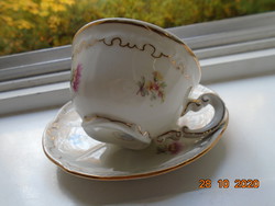 Barokkos Zsolnay,aranytollazott dombormintákkal,apró virágos kávés csésze alátéttel