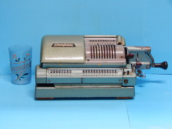 Mechanikus számoló gép az 1950 évekből