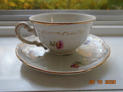Barokkos Zsolnay,aranytollazott dombormintákkal,apró virágos kávés csésze alátéttel