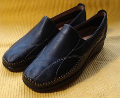 Confort line Italian black leather moccasin shoes (size 37)