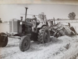 Régi fotó vintage fénykép földművelés aratás traktor vidéki életkép 3 db