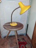 Retró designe asztali olvasó lámpa sárgában