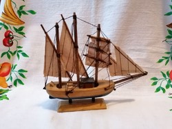 Mutatós fa hajó modell - makett 16 cm