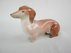 Aquincumi porcelán tacskó kutya