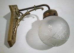 Bronz/réz falikar lámpák, metszett üvegbúrával, cca. 1900