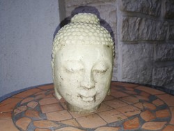 Márvány Buddha fej a fotókon levő állapotban. Kiváló dekoráció nehéz mutatós darab. 