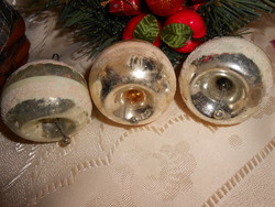 3 db. antik üveg fenyődísz