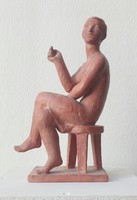 Széken ülő nő, terrakotta szobor
