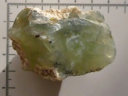 Természetes, nyers, zöld színű közönséges Opál mintadarab. Gyűjteménybe vagy ékszerkőnek. 65 gramm