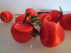 Karácsonyfadísz - 12 db - selyem almácska  - átmérő 3 cm - hibátlan 