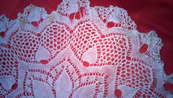Beautiful mother-of-pearl flower-shaped crochet tablecloth
