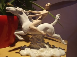 Akt/nő fehér lovon/lovagló akt Wallendorf porcelán szobor