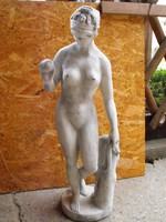 Éva a paradicsomban almával a kezében kő műkő szobor Hőlgyet ábrázoló