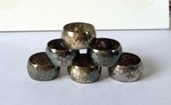 Ezüst, trébelt Szalvétagyűrűk selyemszalvétákkal saját dobozában