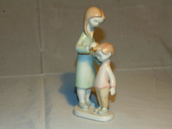 Aquincum ritka figura fésülködő gyerek páros