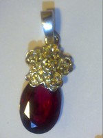 Rubin színű kristály ékköves ezüstözött rózsás medál és kézműves gyöngy karkötő -  ezüst