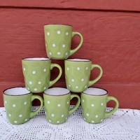 White polka dot, polka dot mug package on a green background, 2 dl mugs, village object