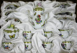 6 személyes Herendi porcelán kávéskészlet,eredeti díszdobozában, jelzett, újszerű állapotban.