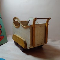 Régi antik fa játék babakocsi vintage design