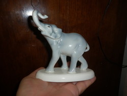 Porcelán gránit elefánt figura
