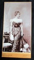 Impressive lady bush pálné vert lace dress marked goszleth pest photographer studio photo photo 1895
