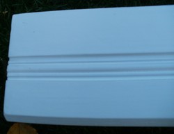 Fehér tölgyfa frontú függönytartó 317 cm hosszú, 3 sínes, csipeszekkel