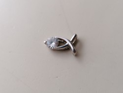 Ezüst halacska medál (pici) cirkon kővel. 925 