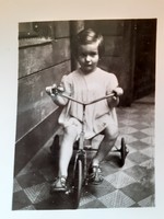 Régi gyerekfotó kislány bicikli vintage fénykép 2 db