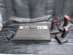 Quick Shot II plus, retro, TV játék, 3000 telepített játékkal. 3 joystick-kel. Eredeti dobozával. 