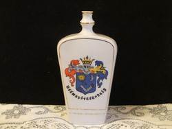 Alföldi jelzett porcelán pálinkás butella Hódmezővásárhely címerrel
