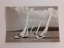 Retro képeslap Balaton vitorlás hajók