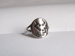 Round, Indian symbol silver ring, new!