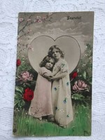 Antik, kézzel színezett fotó/képeslap 1908-ból, 'Szeretet' felirattal, kislányokkal, rózsákkal