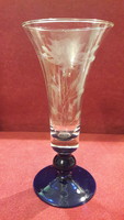 Zolotnik felhasználónak Régi kék talpú, csiszolt üveg váza