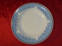 Hollóházi porcelán süteményes tányér, kék mintával a szélén, átmérője 19,5 cm.