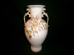 Különleges és szép lüszter mázas, aranyozott porcelán váza, domború virágokkal 25 cm magas