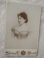 Antik, magyar CDV/vizitkártya/keményhátú fotó Zelesny Károly Pécsett, női portré, korai 1900-as 